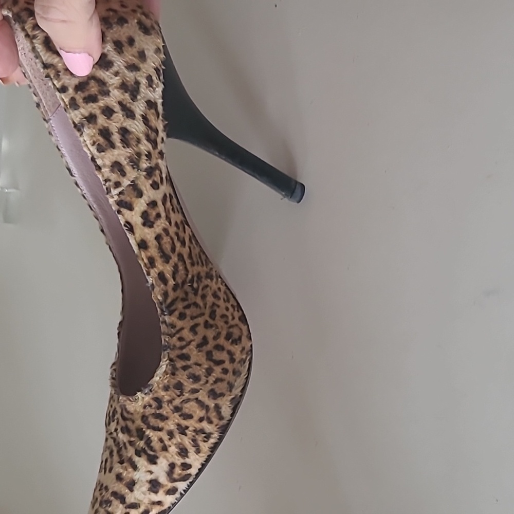 Leopard Pumps - Picture 6 of 7